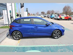 2022 Benzin Otomatik Hyundai i20 Mavi Asal
