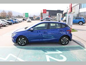 2022 Benzin Otomatik Hyundai i20 Mavi Asal