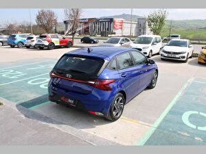 2022 Benzin Otomatik Hyundai i20 Mavi Asal