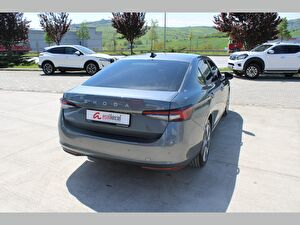 2024 MHEV Otomatik Skoda Superb Siyah Asal
