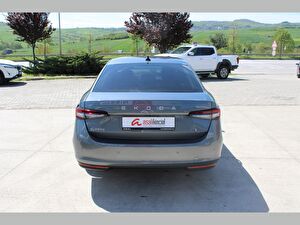 2024 MHEV Otomatik Skoda Superb Siyah Asal