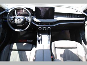 2024 MHEV Otomatik Skoda Superb Siyah Asal