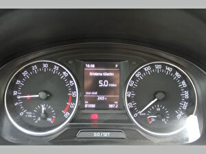 2016 Dizel Otomatik Skoda Rapid Kırmızı Asal