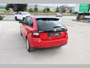 2016 Dizel Otomatik Skoda Rapid Kırmızı Asal