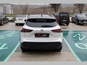 2023 MHEV Otomatik Nissan Qashqai Beyaz Asal