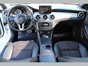 2013 Benzin Otomatik Mercedes-Benz CLA Beyaz Asal