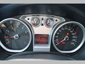 2011 Benzin Otomatik Ford Focus Siyah Asal