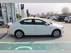 2016 Dizel Otomatik Skoda Octavia Beyaz Asal