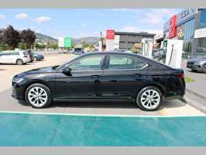 2025 Benzin Otomatik Skoda Superb Siyah Asal