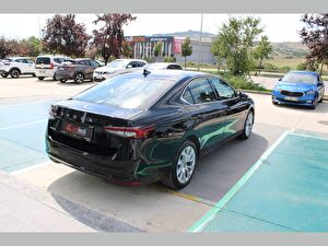 2025 Benzin Otomatik Skoda Superb Siyah Asal