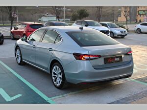2025 MHEV Otomatik Skoda Superb Gri Asal