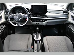 2025 Benzin Otomatik Suzuki Swift Kırmızı Asal