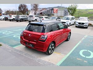 2025 Benzin Otomatik Suzuki Swift Kırmızı Asal