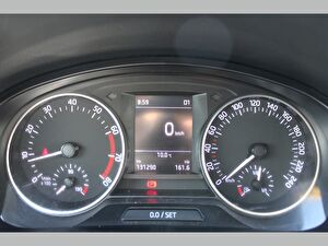 2017 Benzin + LPG Otomatik Skoda Rapid Kırmızı Asal