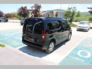2025 Dizel Otomatik Peugeot Rifter Siyah Asal