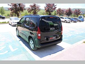 2025 Dizel Otomatik Peugeot Rifter Siyah Asal