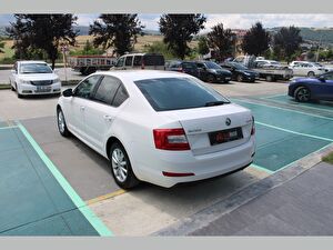2017 Benzin Otomatik Skoda Octavia Beyaz Asal