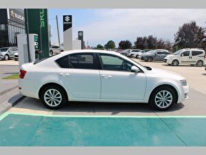 2017 Benzin Otomatik Skoda Octavia Beyaz Asal
