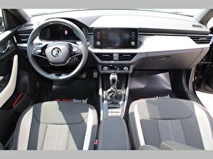2023 Benzin Otomatik Skoda Kamiq Siyah Asal