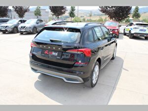 2023 Benzin Otomatik Skoda Kamiq Siyah Asal
