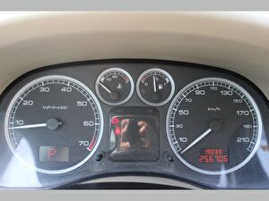 2005 Benzin Otomatik Peugeot 307 Beyaz Asal
