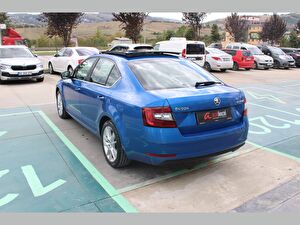 2018 Dizel Otomatik Skoda Octavia Mavi Asal