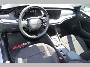 2025 Benzin Otomatik Skoda Octavia Gri Asal