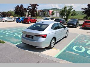 2025 Benzin Otomatik Skoda Octavia Gri Asal