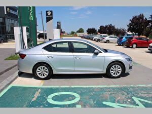 2025 Benzin Otomatik Skoda Octavia Gri Asal