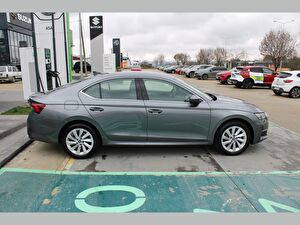 2025 Benzin Otomatik Skoda Octavia Gri Asal