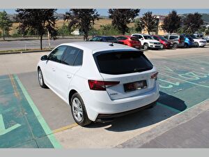 2025 Benzin Otomatik Skoda Fabia Beyaz Asal