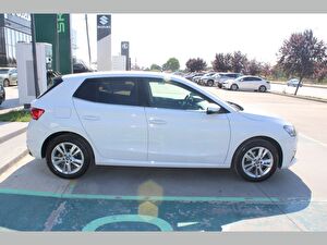 2025 Benzin Otomatik Skoda Fabia Beyaz Asal