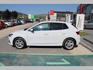 2025 Benzin Otomatik Skoda Fabia Beyaz Asal