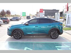 2024 MHEV Otomatik Peugeot 3008 Mavi Asal