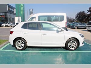 2024 Benzin Otomatik Skoda Fabia Beyaz Asal