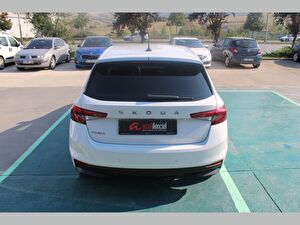 2024 Benzin Otomatik Skoda Fabia Beyaz Asal