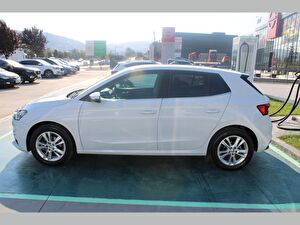 2024 Benzin Otomatik Skoda Fabia Beyaz Asal