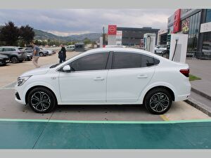 2022 Benzin Otomatik Renault Taliant Beyaz Asal
