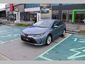 Toyota Corolla Sedan Sedan 1.8 Hybrid Dream e-CVT