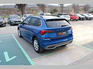 2022 Benzin Otomatik Skoda Kamiq Mavi Asal