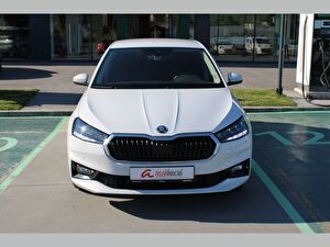2024 Benzin Otomatik Skoda Fabia Beyaz Asal