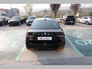 2025 MHEV Otomatik Skoda Superb Siyah Asal