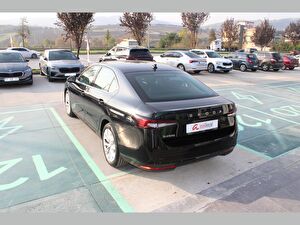 2025 MHEV Otomatik Skoda Superb Siyah Asal