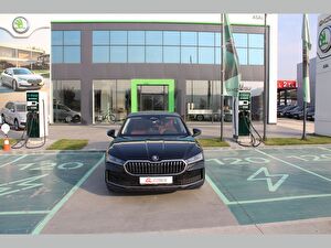 2025 MHEV Otomatik Skoda Superb Siyah Asal