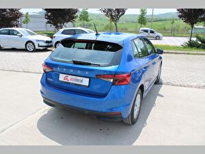 2023 Benzin Manuel Skoda Fabia Mavi Asal