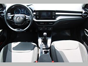 2023 Benzin Manuel Skoda Fabia Mavi Asal