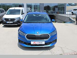2023 Benzin Manuel Skoda Fabia Mavi Asal