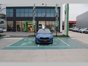 2025 Benzin Otomatik Skoda Fabia Mavi Asal