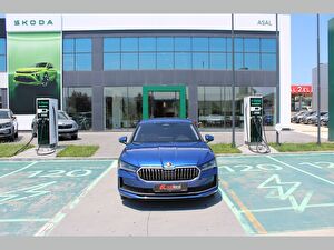2025 Benzin Otomatik Skoda Superb Mavi Asal