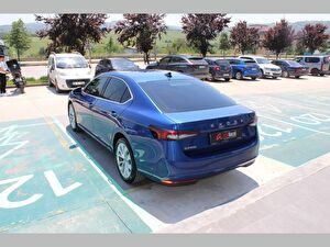 2025 Benzin Otomatik Skoda Superb Mavi Asal
